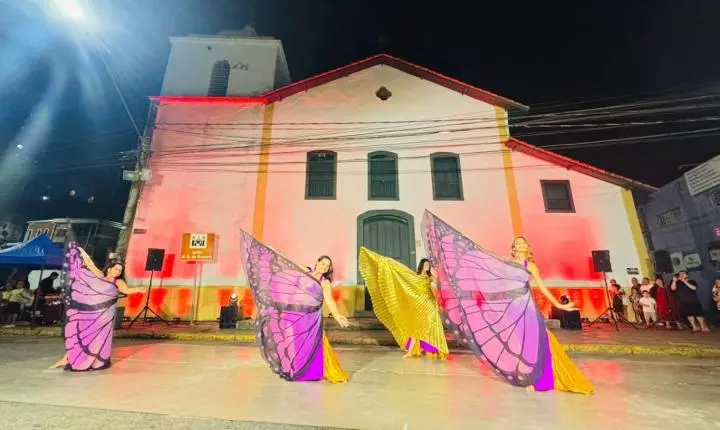Mostra de dança reúne público e leva cultura ao centro de Santa Isabel