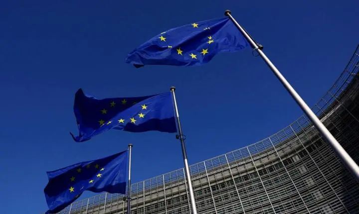 Número de brasileiros repatriados da União Europeia quase dobra em 2025