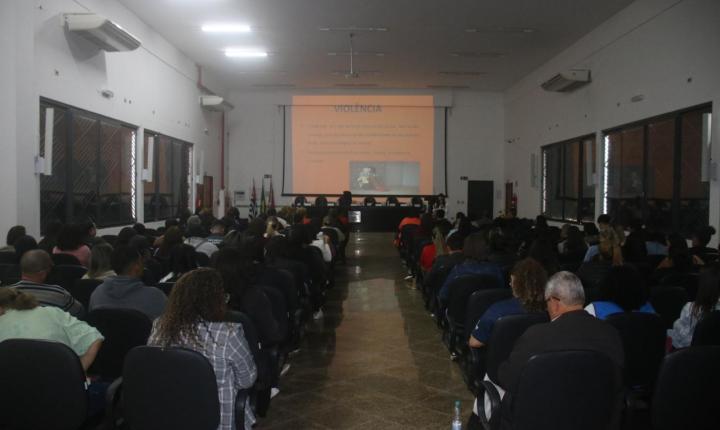 Palestra em Santa Isabel alerta sobre violência sexual infantil intrafamiliar