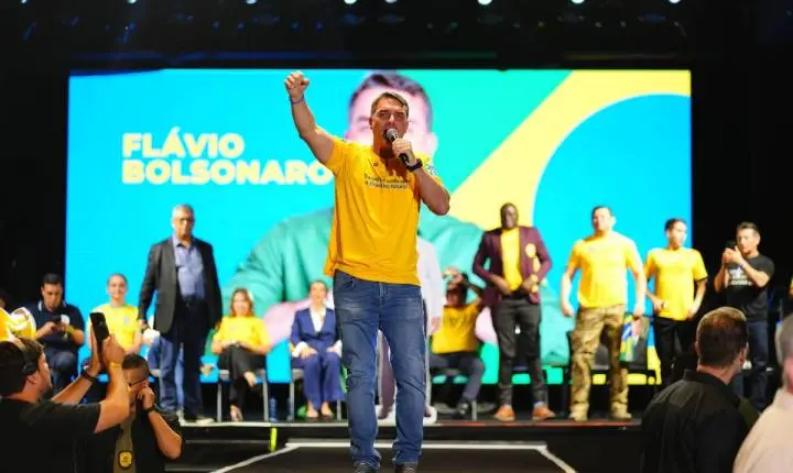 PL aposta em convenção para fortalecer candidatura de Flávio Bolsonaro à Presidência