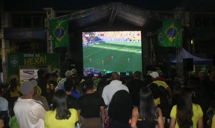 Praça da Bandeira recebe nova transmissão da Copa com Brasil e Haiti