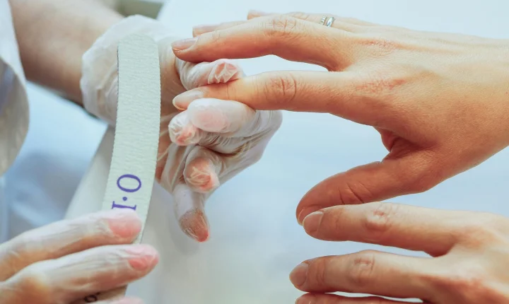 Prefeitura de Santa Isabel abre inscrições para curso gratuito de manicure e pedicure