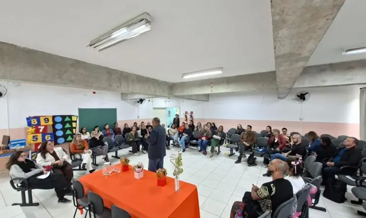 Rede municipal de Santa Isabel debate combate ao abuso infantil durante Maio Laranja