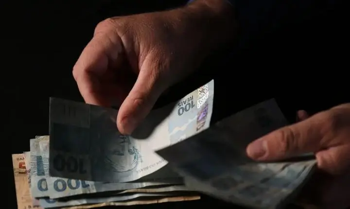Redução da jornada de trabalho pode custar R$ 48,4 bilhões aos municípios