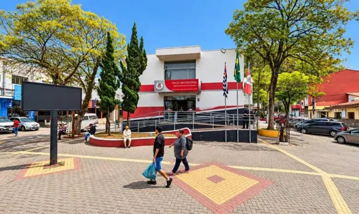 Finados em Santa Isabel: veja o que funciona e quando repartições voltam a atender