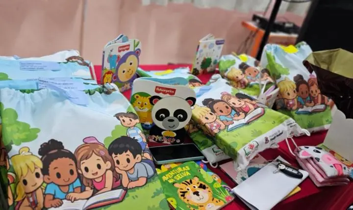 Santa Isabel entrega kits literários e ampliam acesso à leitura para alunos da rede