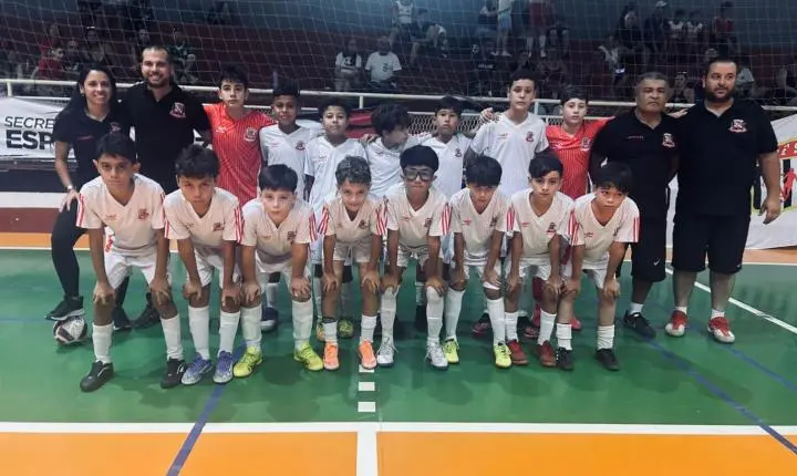 Santa Isabel vence duas e fecha rodada com reação no futsal