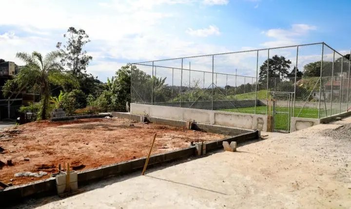 Vila Arbame, em Ferraz de Vasconcelos, vai ganhar nova areninha de futebol society